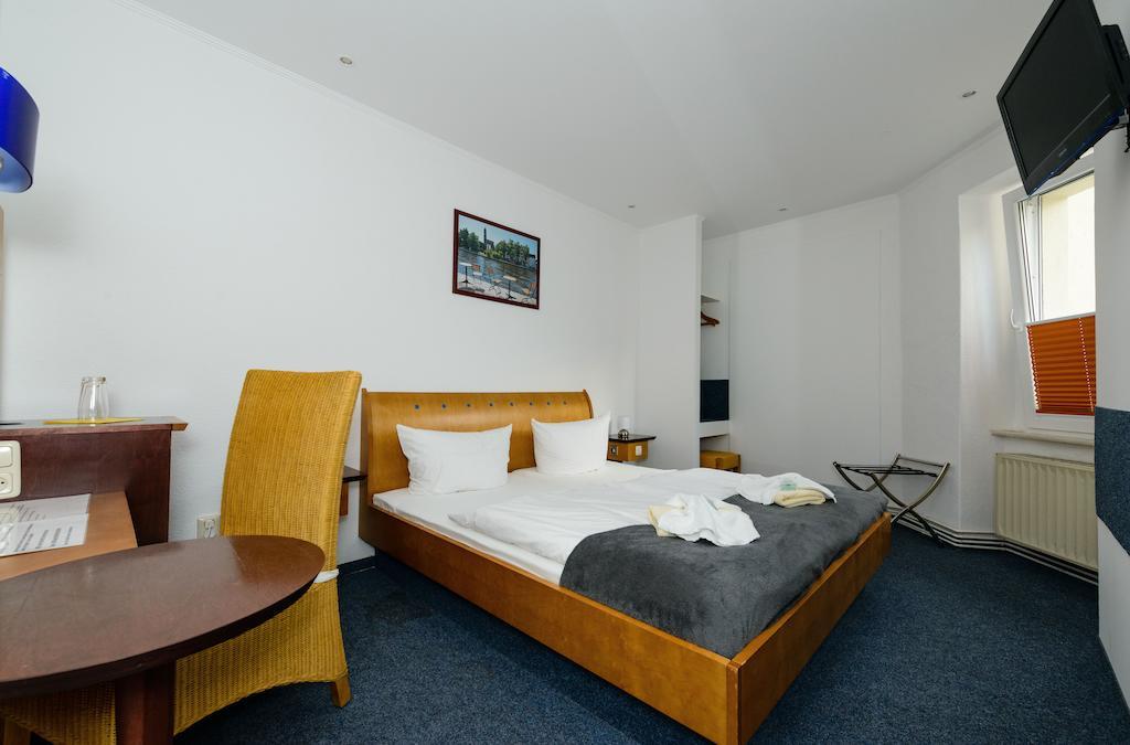 City Hotel-Pension Brandenburg Brandenburg  Habitación foto